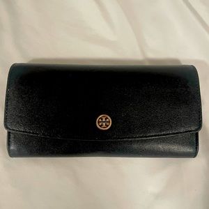 Black Tory Burch wallet